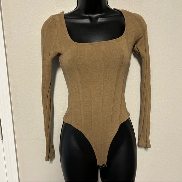 LONG SLEEVE SQUARE NECK BODYSUIT - Picture 2 of 4